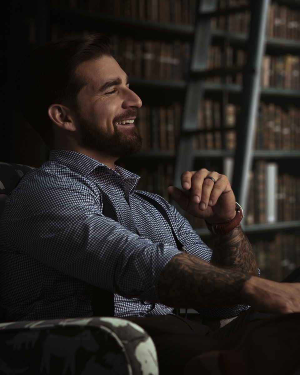 Editorial portrait &mdash; strength and grace